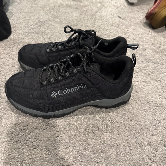 Shoes - Picture 2 of 5